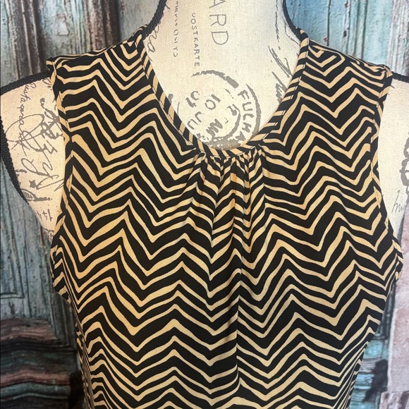 Chaps petite brown and black sleeveless blouse, size Petite medium, GUC - Picture 3 of 11